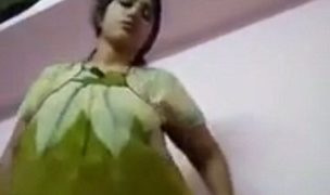 Aunty India Bugil, Pose Seksi Sendirian Di Kamar, Siap Dimakan