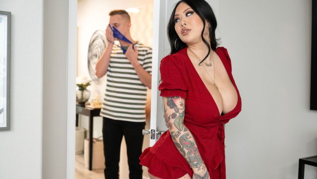 Brazzers – Mau Privasi, Tapi Pas Mandi Malah Kebuka Pintunya
