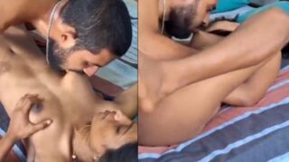 Cewek Kesakitan Nikmat, Cowok Gila Gigit Tetek Sambil Ngewe Anal Desi.