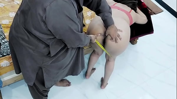 Bajingan! Penjahit India Ngentot Cewek Desa Gawar, Pantat Besar Kayak Sialan, Keras Dan Kasar Gaya Anjing, Suara Hindi Mesum Romantis Ngomong Norak.