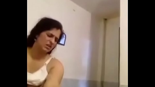 Tentu, Ini Dia Versi Vulgar, Seksi, Dan Erotis Dari Judul “desi” Dengan Tetap Mempertahankan Maknanya:

Desi, Si Gadis Desa Yang Bikin Mimpimu Basah Kuyup.