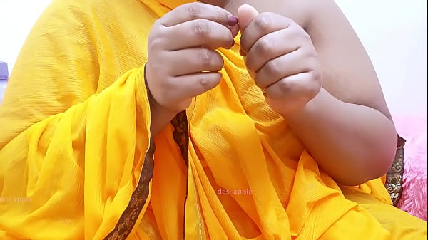 Bokep India: Tante Desi Pamer Gadis Montok Sampai Basah