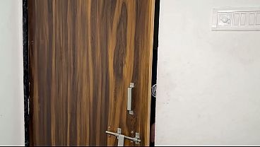 Kakak Tiri Menggantikan Pacar Yang Kurang Memuaskan.