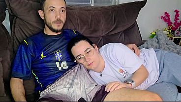 Ibu Tiri Digoda Kakak Tiri Pas Nonton Bola Brasil, Makin Panas Sambil Ngeliatin