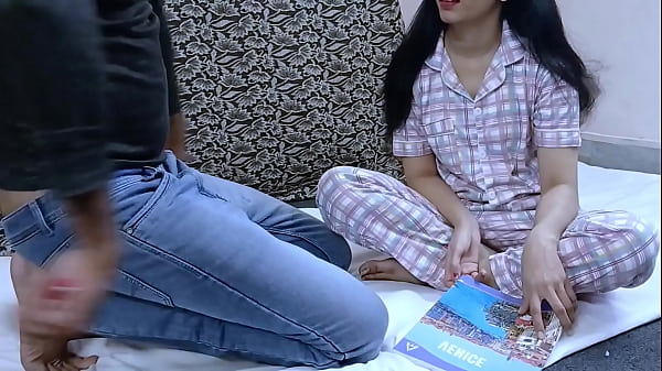Nangi Karke Chod Diya Mosi Ko, Ghar Mein Chudai Ka Maza.