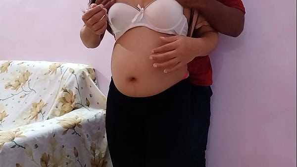 गर्भवती भाभी को फेसबुक पर फंसाकर घर घुस के जोर से चोदा – खुली हिंदी में गंदा कमाल