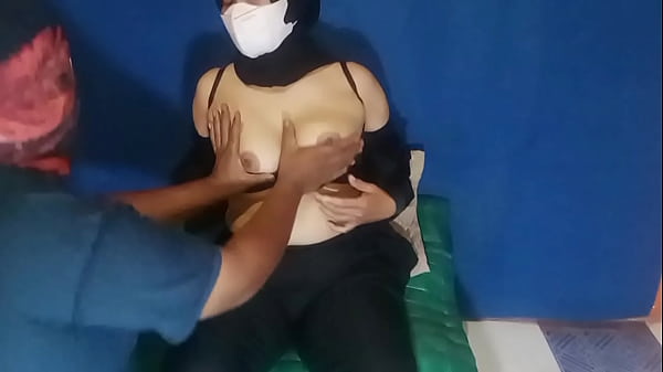Bermain Dengan Memek Satpam Cewek Horny Pakai Mainan Sex Sampai Muncrat Deras Jago Jilmek